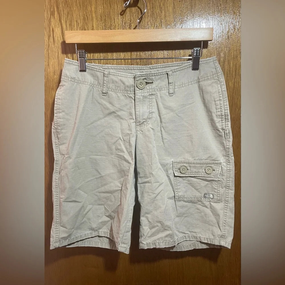The North Face A5 Series Cotton Cargo Climbing Hiking Shorts - Size 4 Long Stone
